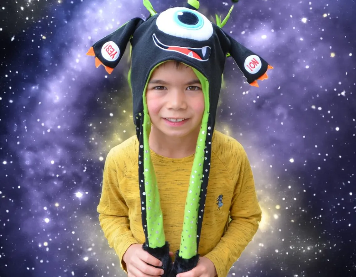 Exclusive To Wicked Uncle|Fashion & Style-Buddy & Barney Alien Hat - Yes & No Answering Arms!