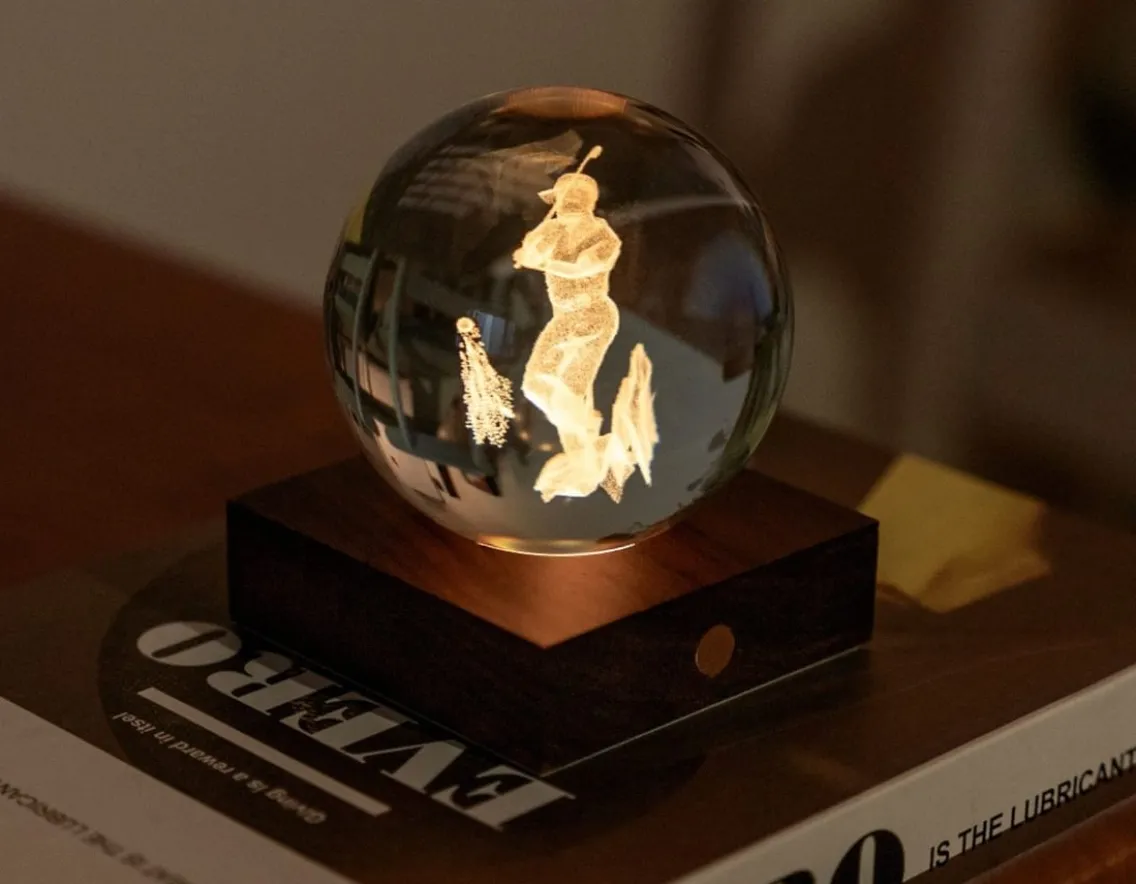 Fashion & Style-Gingko Golfer Crystal Light - 3D Effect