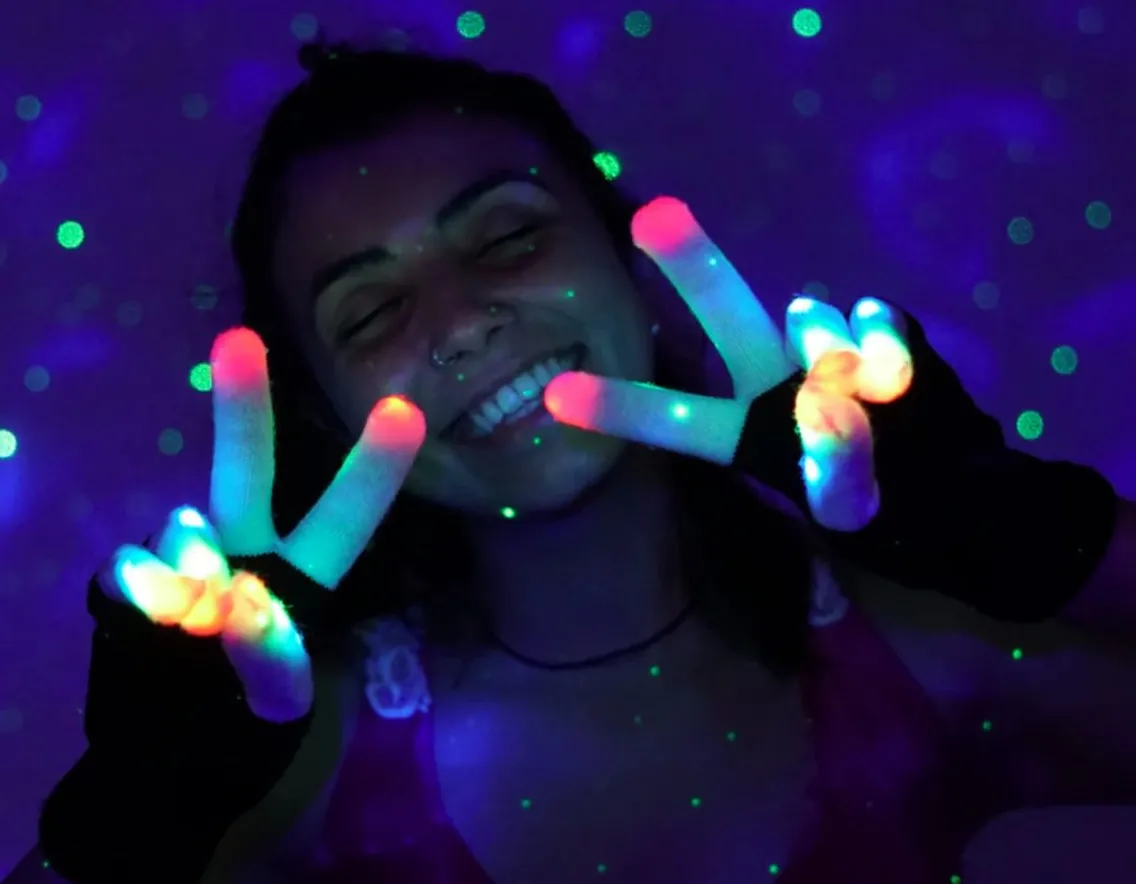 Fashion & Style|Magic, Spooky & Spells-Illuminated Apparel LED Light Up Gloves - Age 8-13 Years